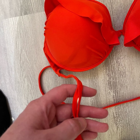 Blue notes red flounce large bikini top -must be bundled! - Picture 3 of 5
